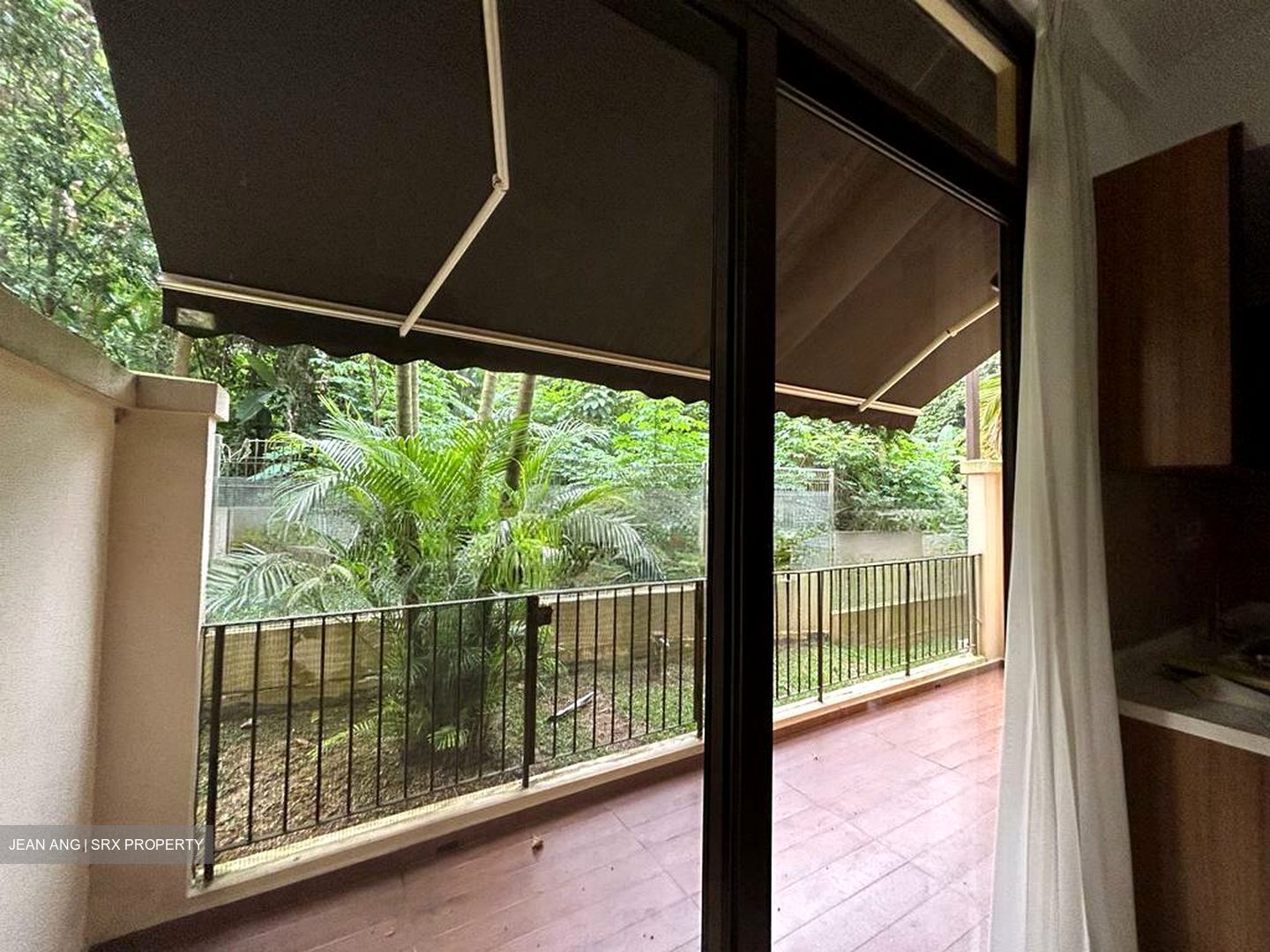 Holland Link (D10), Terrace #498939151